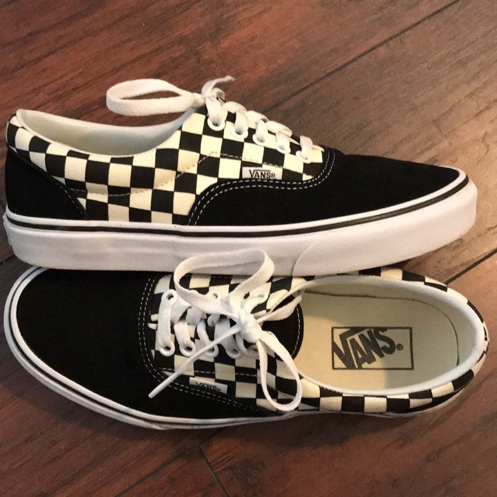 Vans Era Men’s 7.5 Women’s 9